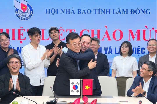 Hội Nhà báo Hàn Quốc thăm và làm việc với Hội Nhà báo tỉnh Lâm Đồng